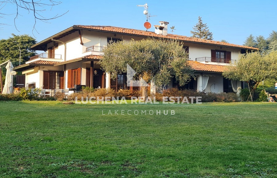 Montorfano - Villa bifamiliare