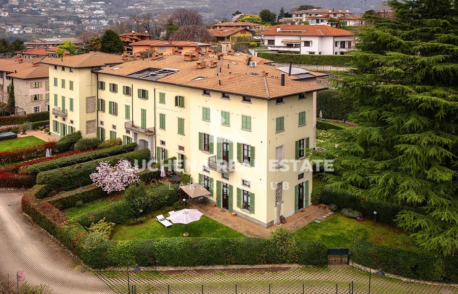 Como - Esclusivo appartamento in elegante contesto residenziale